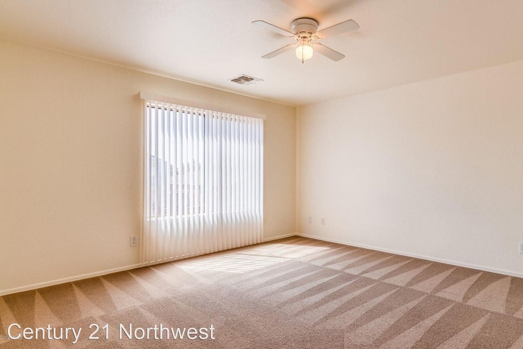 36575 W Nina St - Photo 18