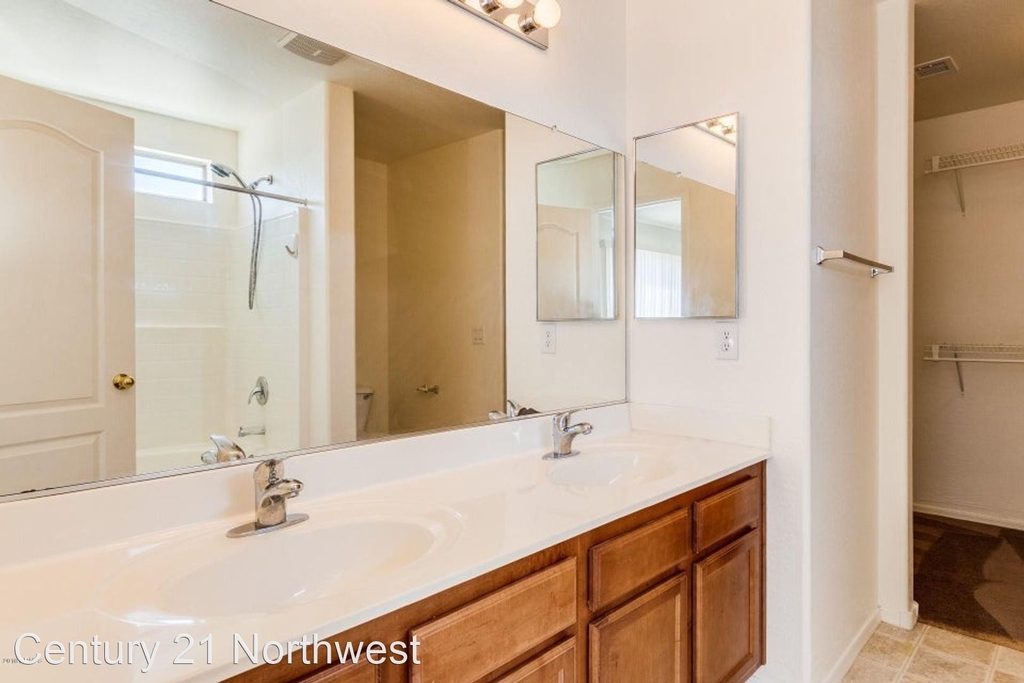 36575 W Nina St - Photo 11