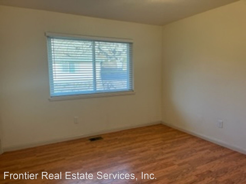 30350 Foxridge Ct - Photo 13