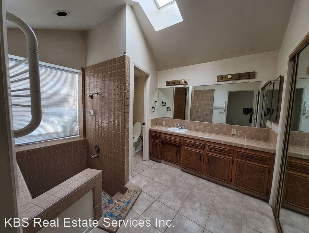 9801 Green Oak Place - Photo 11