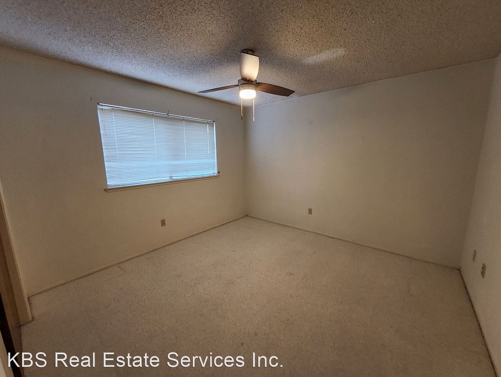 9801 Green Oak Place - Photo 8