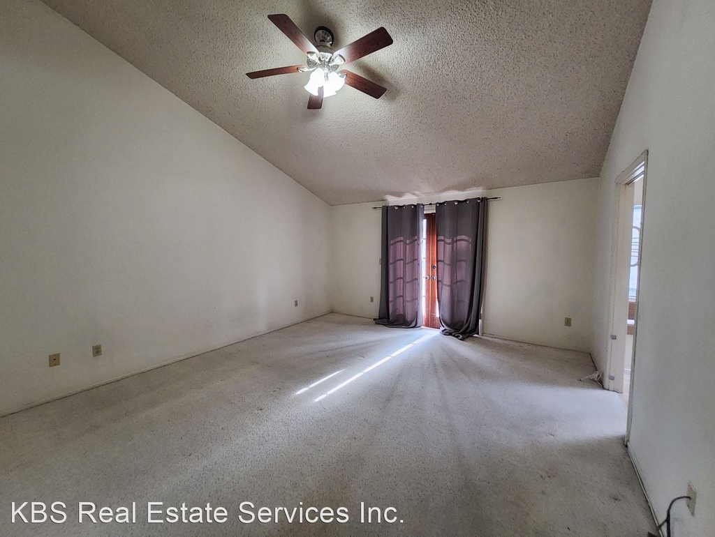 9801 Green Oak Place - Photo 10