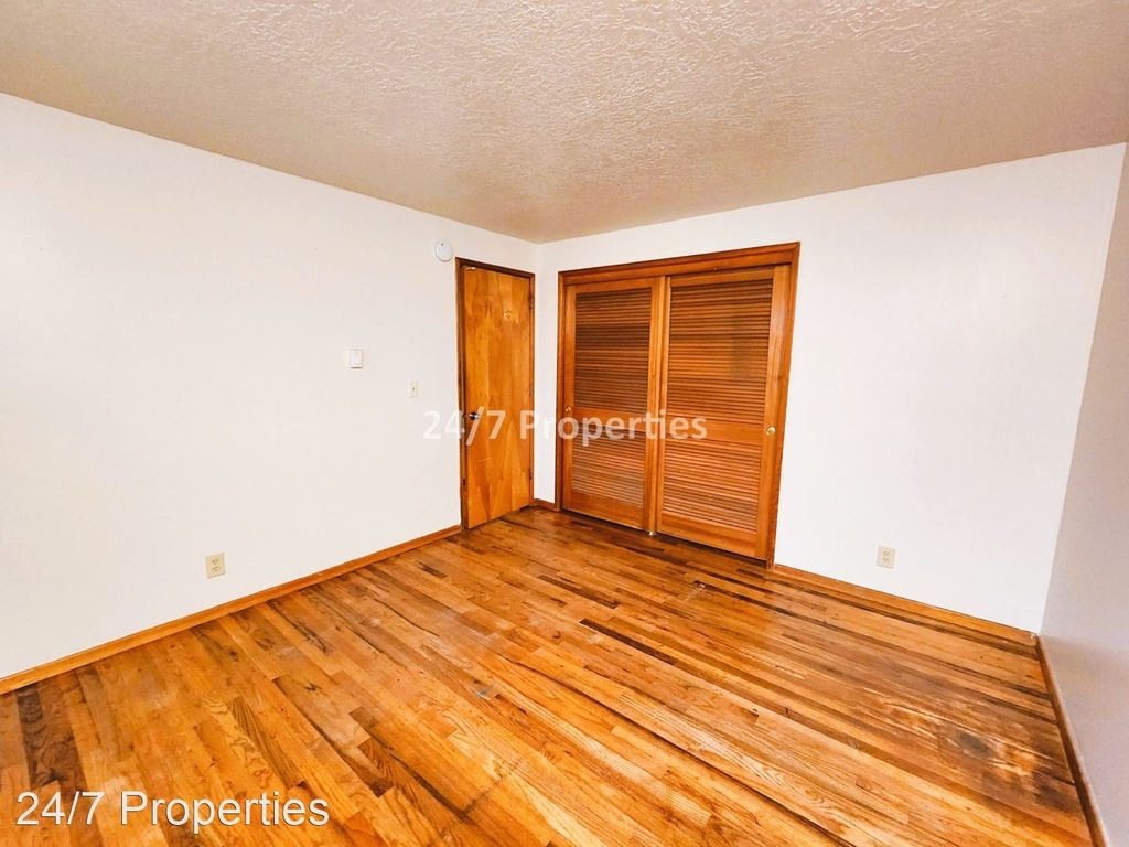 2075 Se Silver Springs Rd. - Photo 13