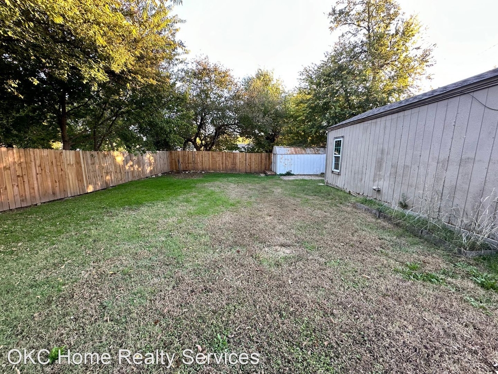 3916 Nw 15th St - Photo 12