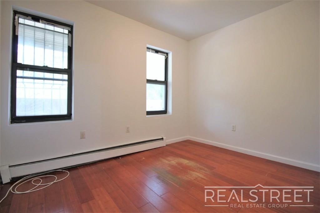 337 Tompkins Avenue - Photo 9