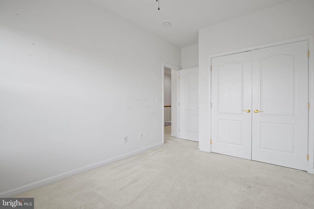 23003 Bulwark Terrace - Photo 20