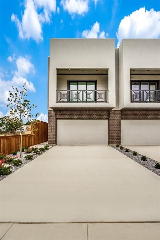 2437 Vagas Street - Photo 0