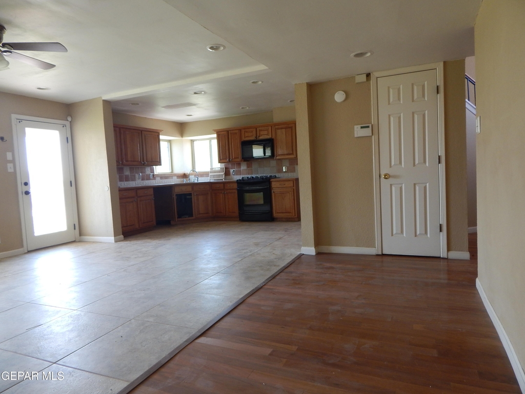 6200 Bluff View Place - Photo 7