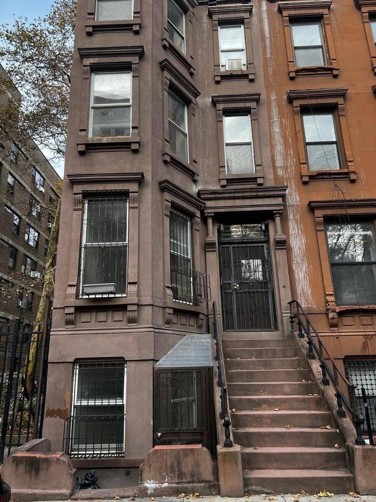 269 W 131st Street - Photo 0