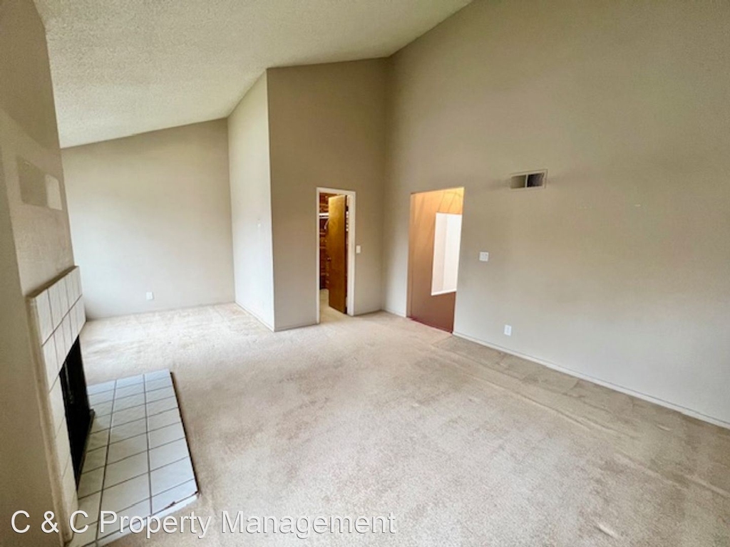 2890 E. Huntington Blvd Apt 121 - Photo 8