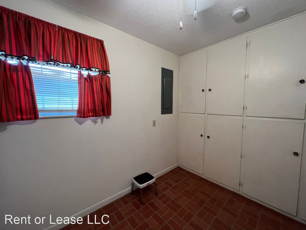 225 Bellwood Ave - Photo 18