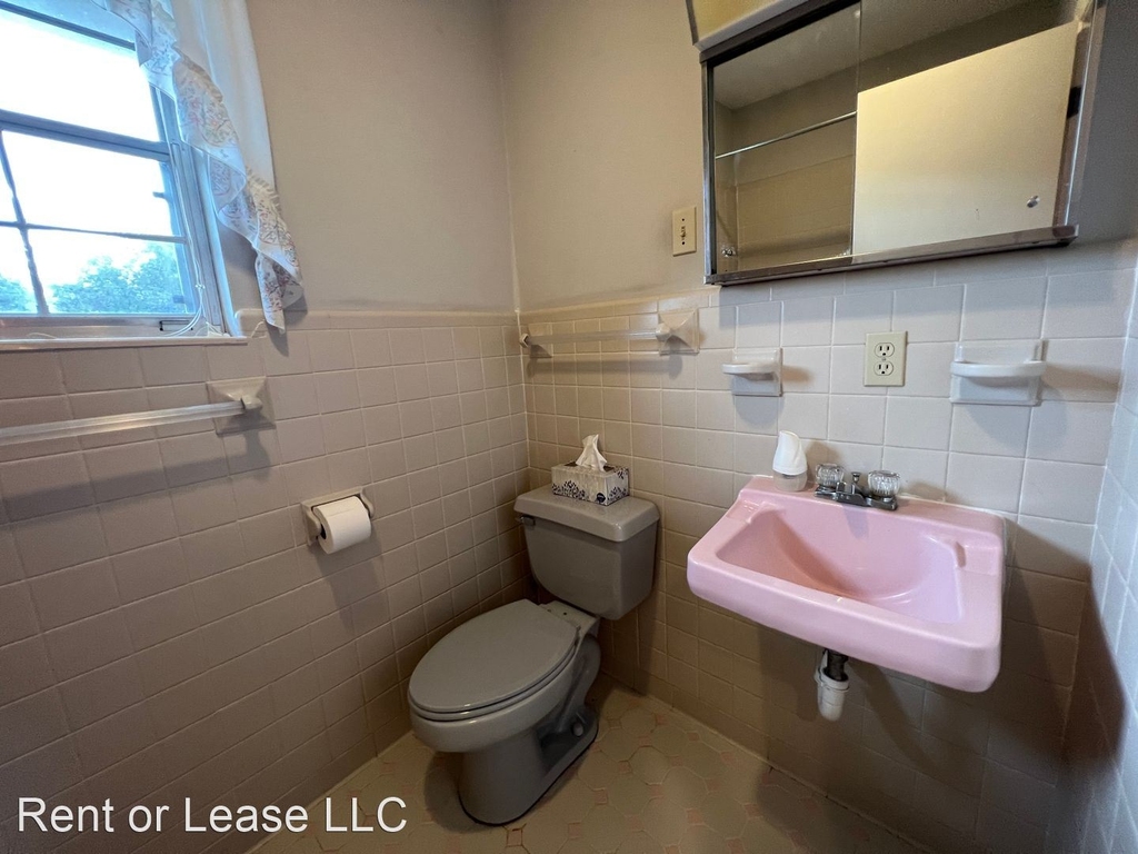 225 Bellwood Ave - Photo 16