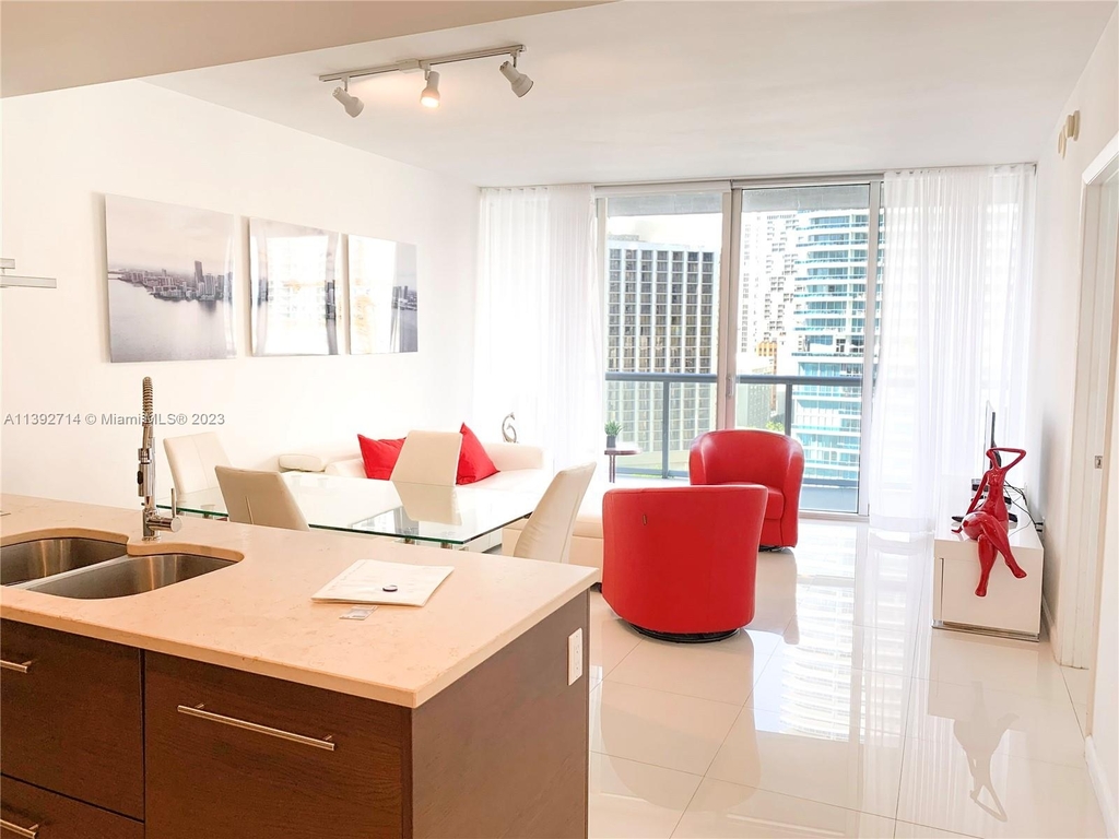 485 Brickell Ave - Photo 2