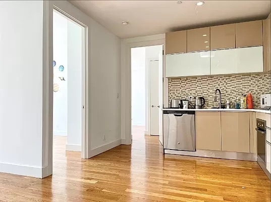 65 Ainslie Street - Photo 2