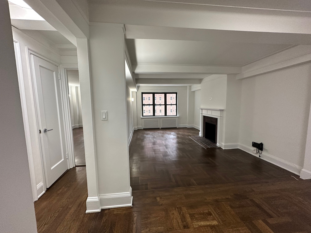137 East 38th Street - Photo 3