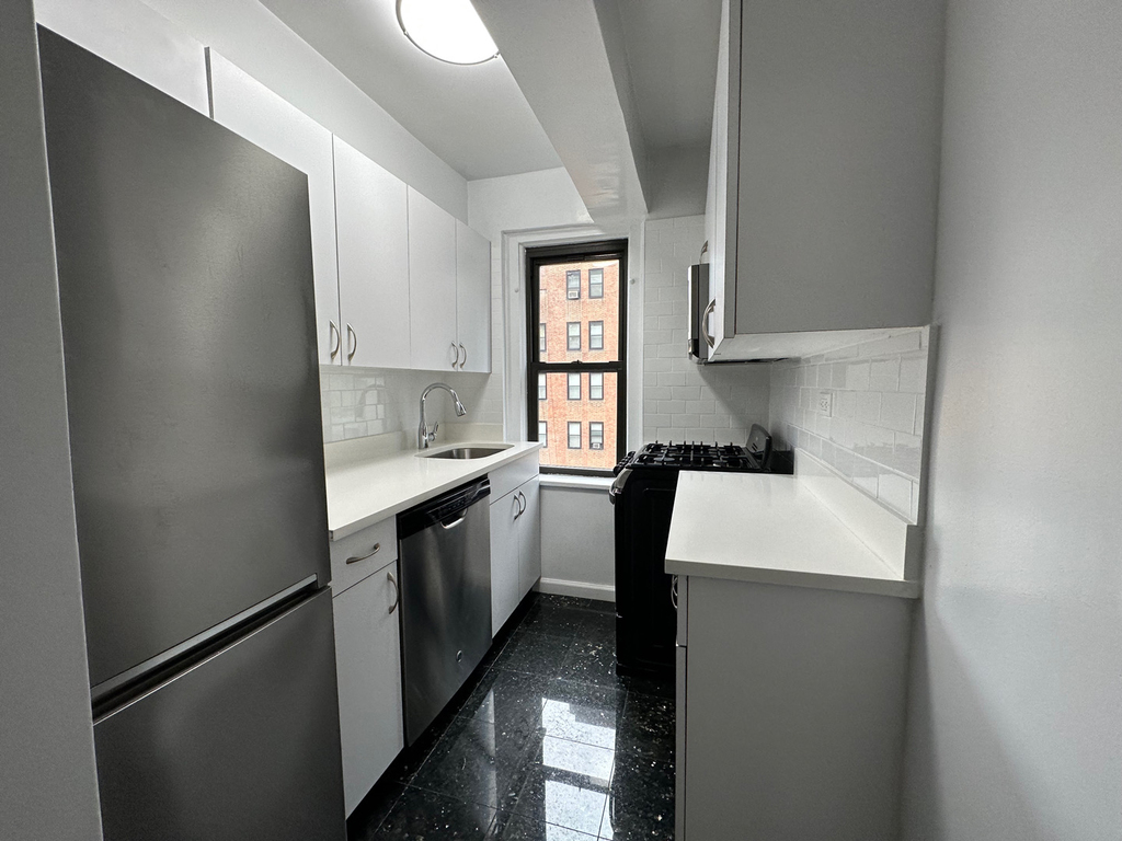 137 East 38th Street - Photo 1
