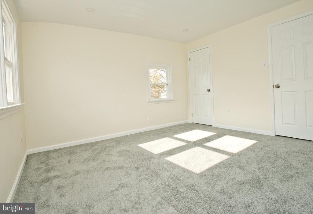 2530 2nd Floor Chestnut Ave - Photo 16