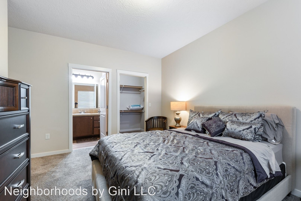 2111 Accolade - Photo 5