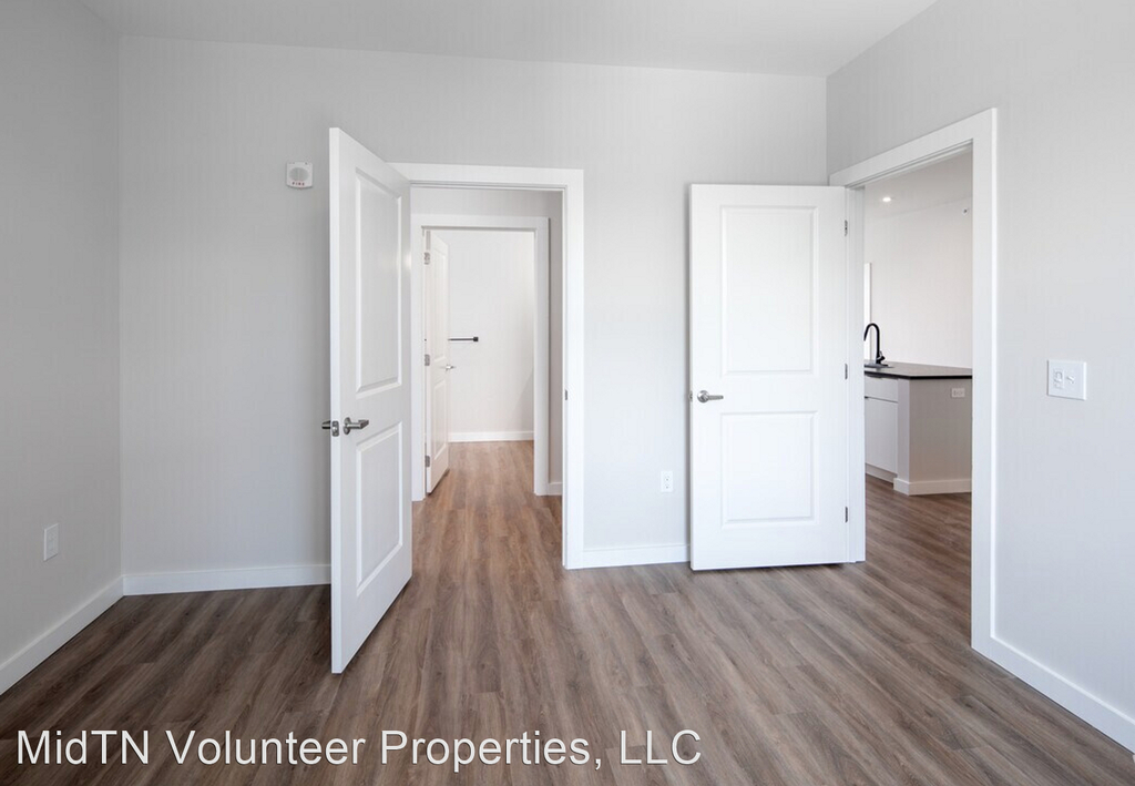 677 Vernon Avenue - Photo 2