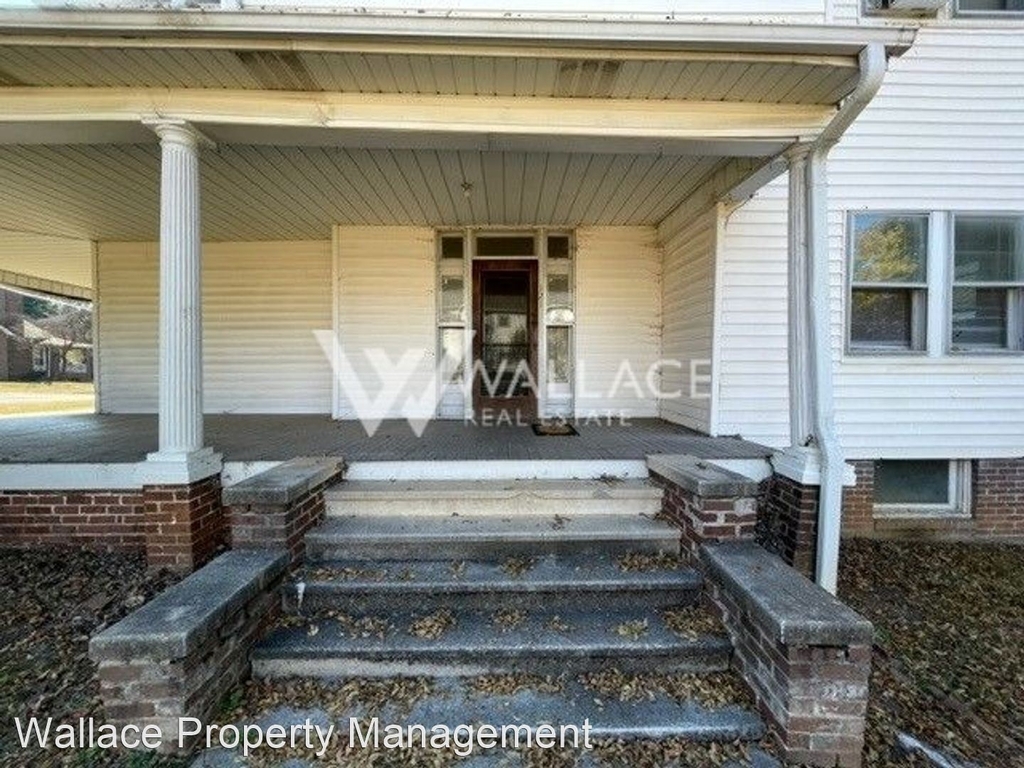 121 Stanley Avenue - Photo 1