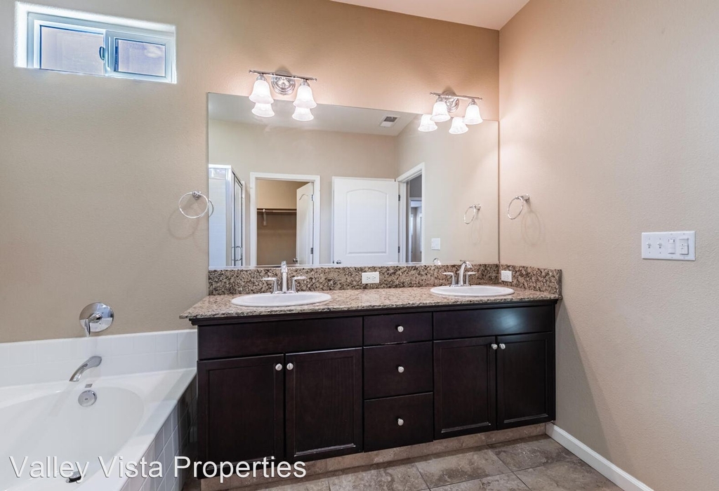 3475 Bellaire Ave. - Photo 11