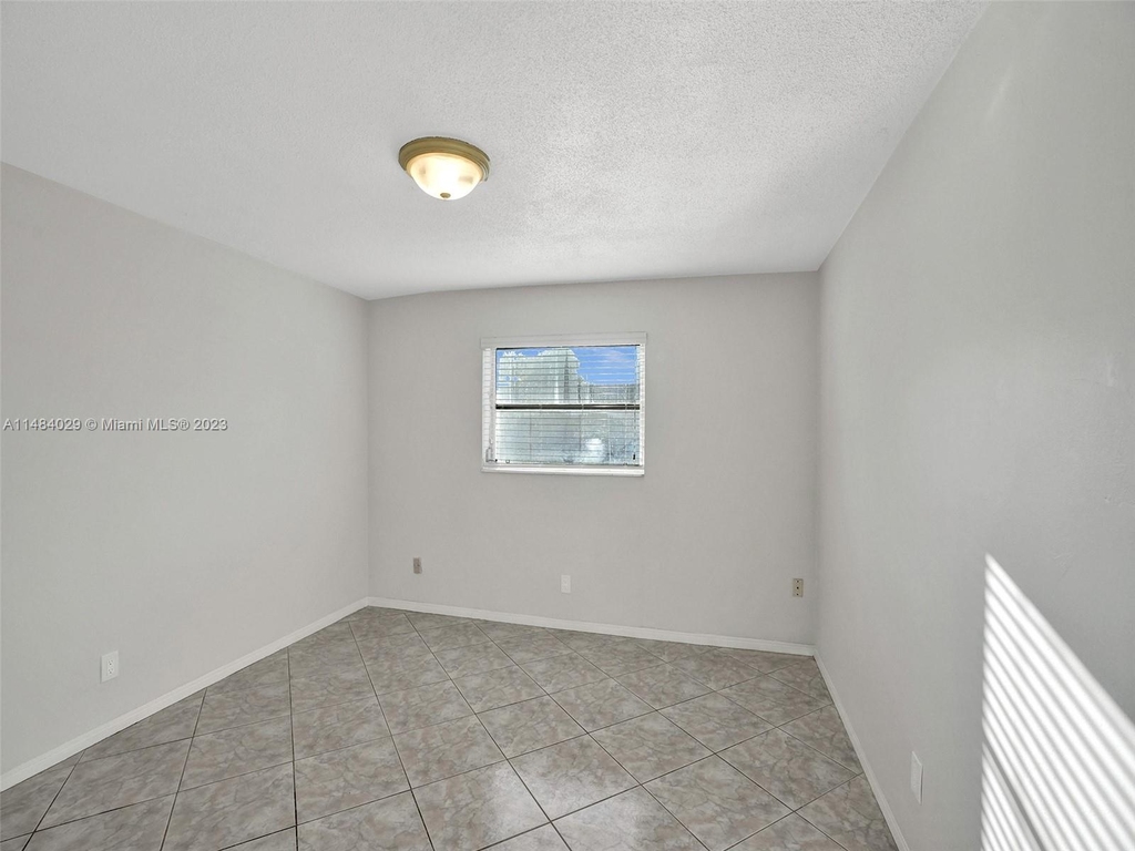 5112 Hollywood Blvd - Photo 22