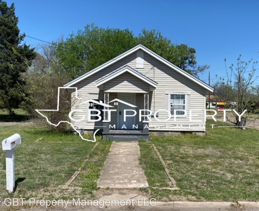 301 Cedar St. - Photo 0