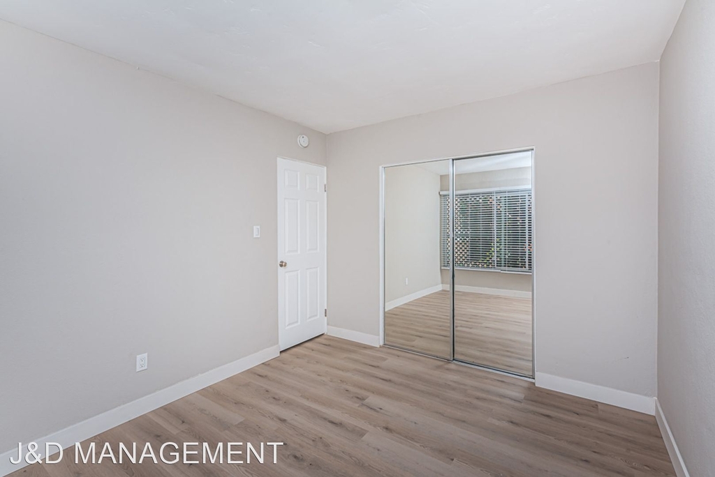 6245 Stanley Avenue - Photo 10