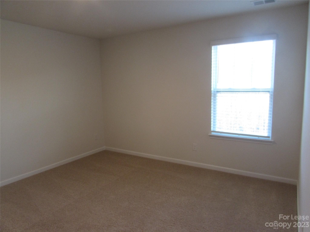 131 Edgehill Court - Photo 24