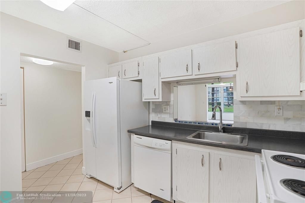 1820 Sw 81st Ave - Photo 16