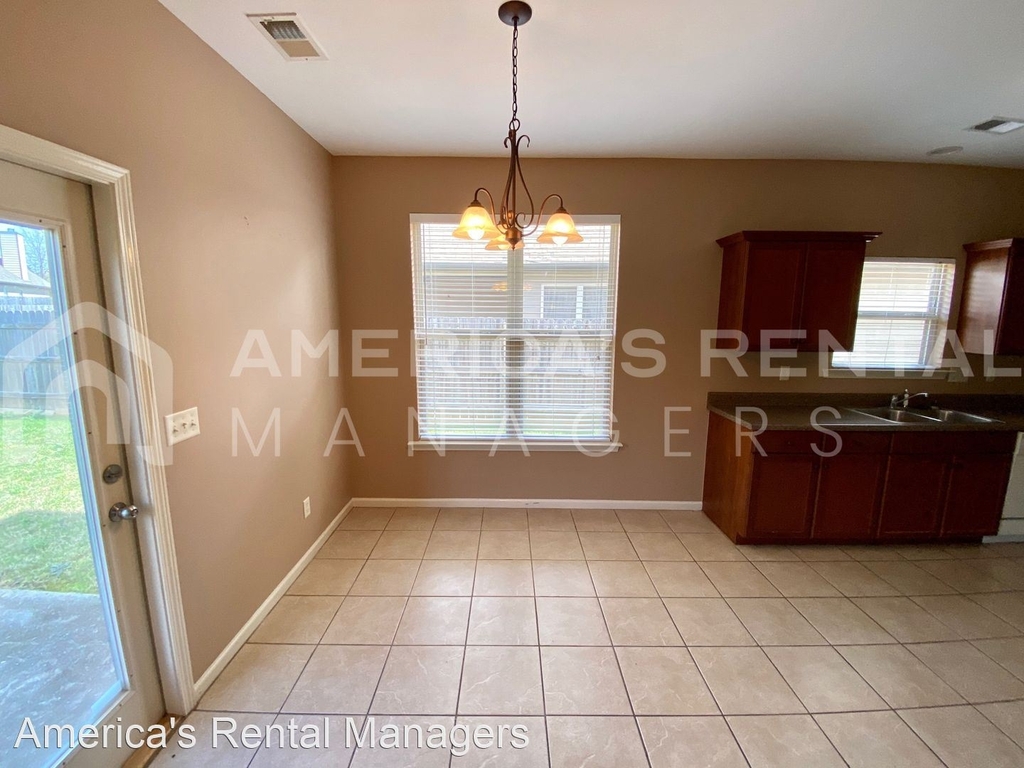 1127 Avalon Drive - Photo 7