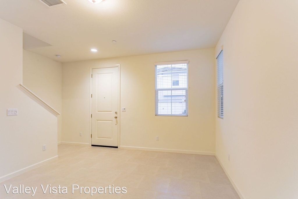 3745 Magnificent Way - Photo 2