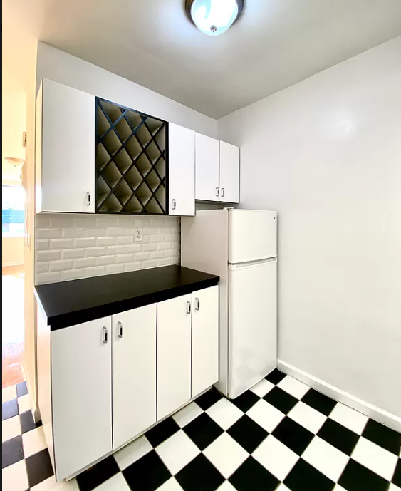 338 East 83rd Street - Photo 6