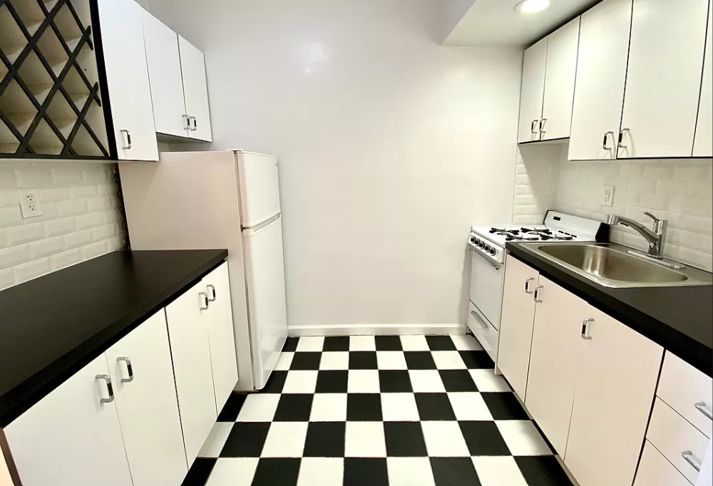 338 East 83rd Street - Photo 3