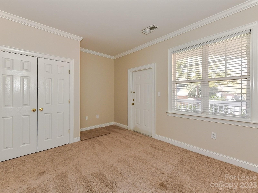 5609 Fairview Road - Photo 24