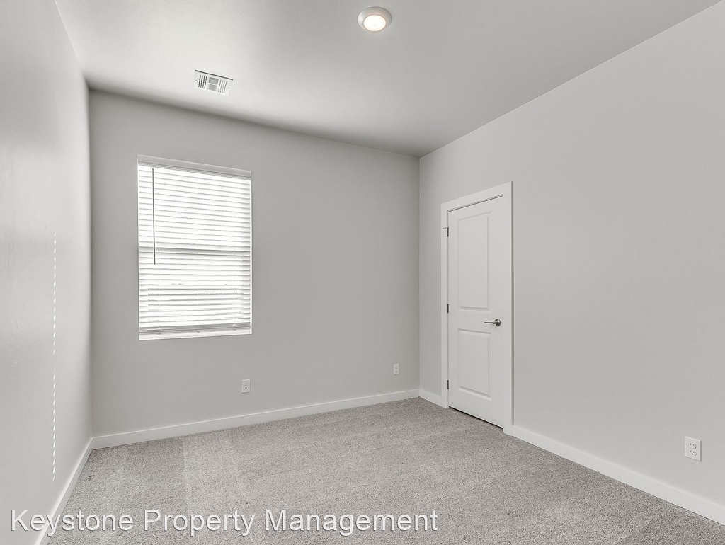 2547 Nw 132nd Pl - Photo 33
