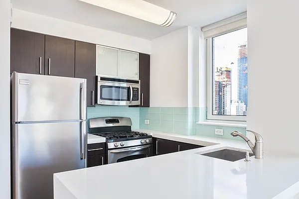 West 21st Street - Photo 3