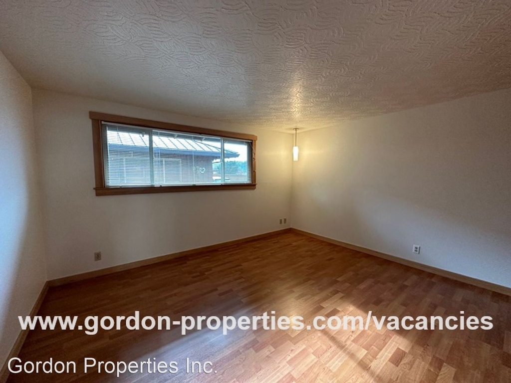 14832 Se Cedar Ave #1-4 - Photo 8