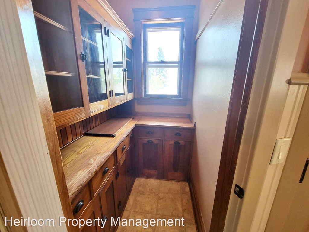 624 E 6th Street - Photo 25