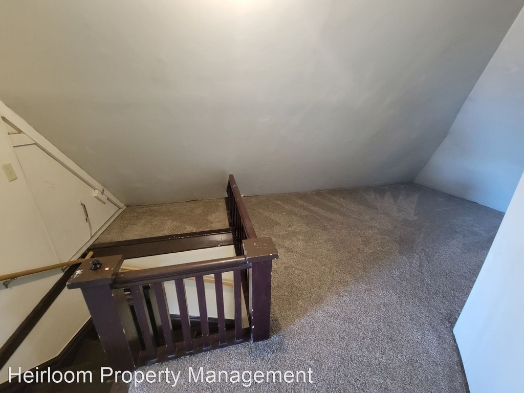 624 E 6th Street - Photo 8