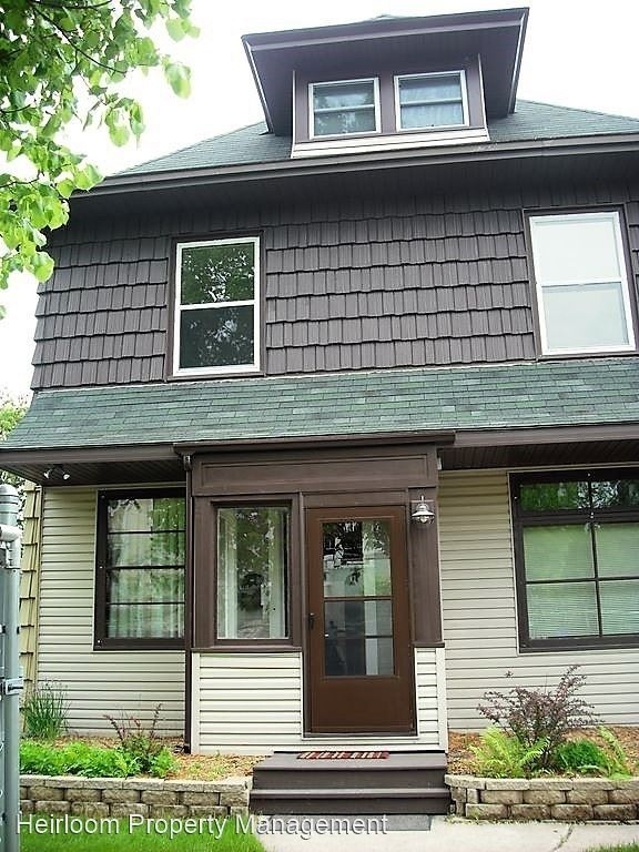 624 E 6th Street - Photo 0