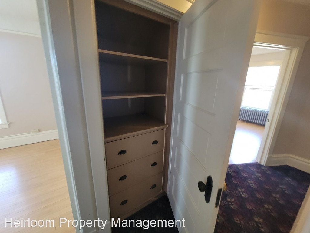 624 E 6th Street - Photo 9