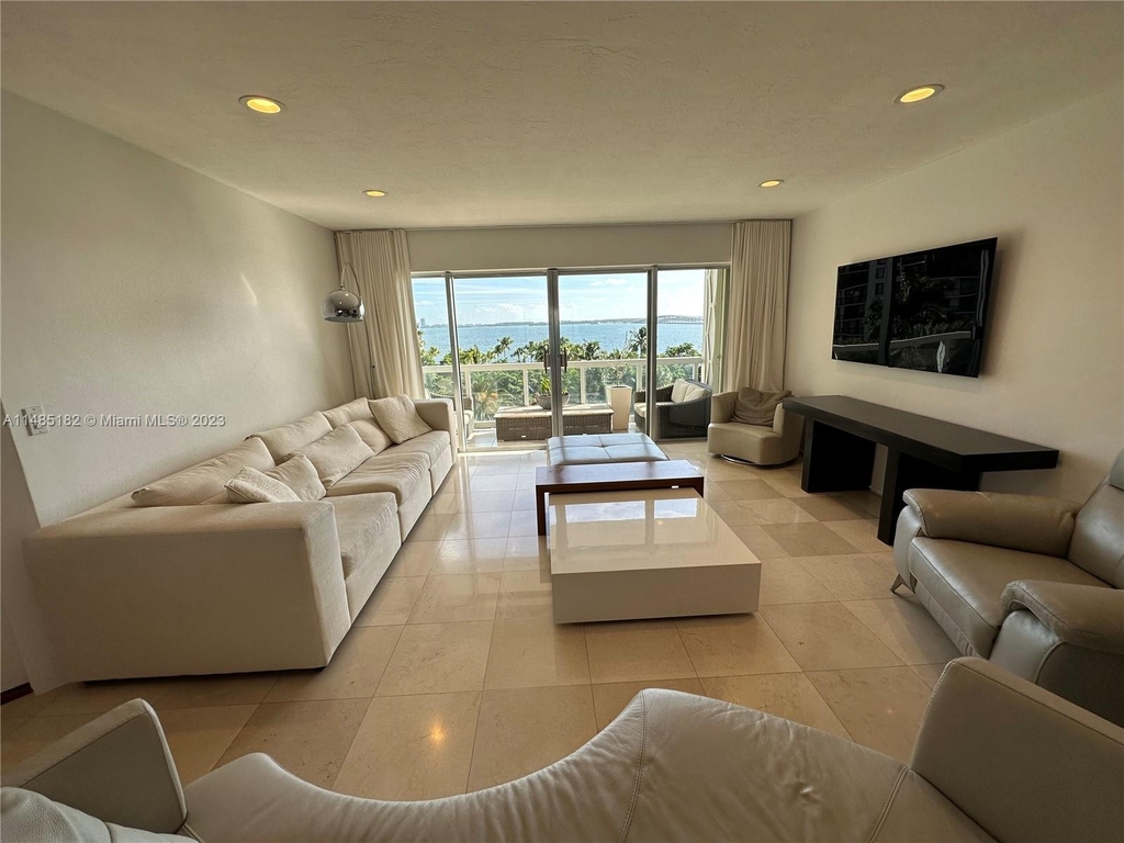 2451 Brickell Ave - Photo 6