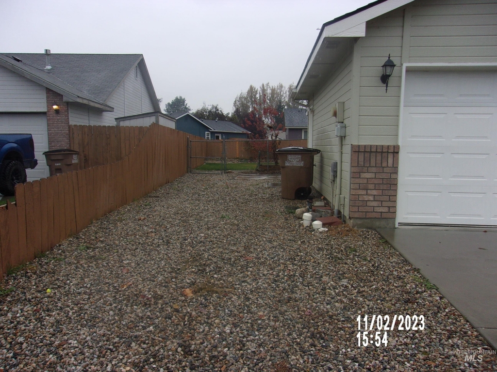 719 W Navajo St - Photo 1