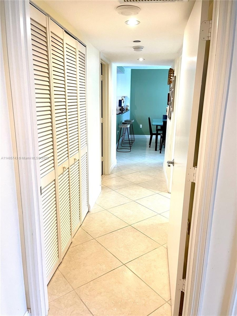 6917 Collins Ave - Photo 8