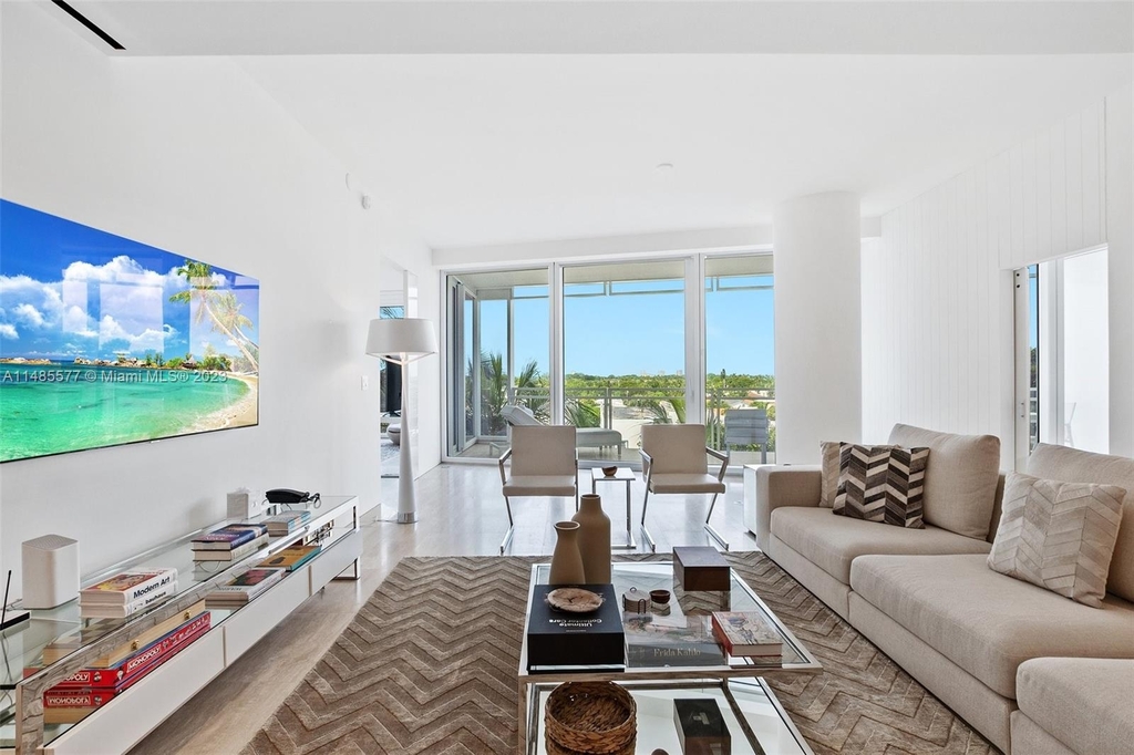 9001 Collins Ave - Photo 4