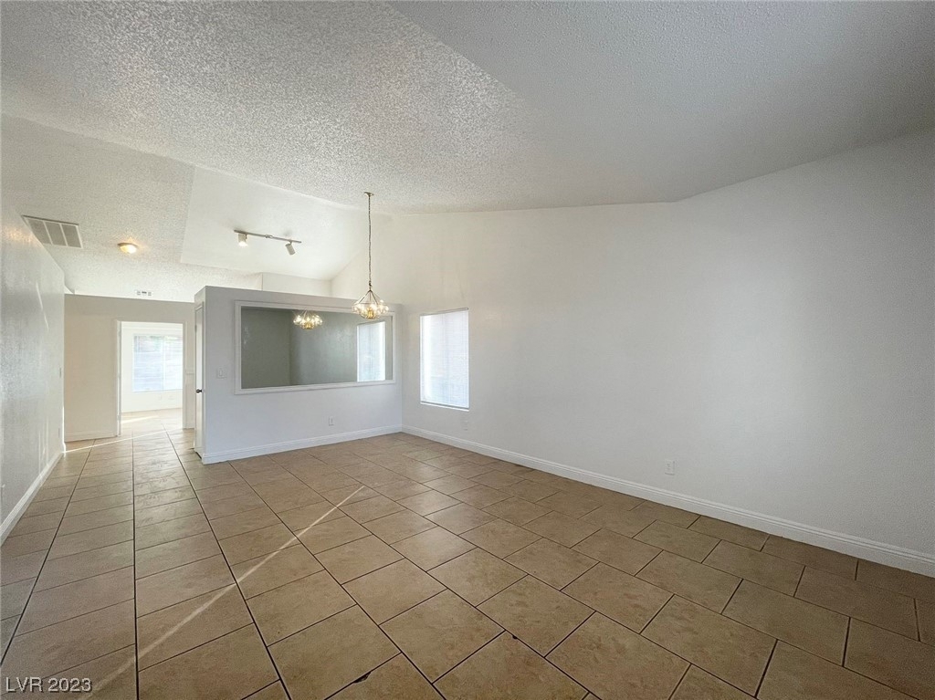 2501 Ellingson Drive - Photo 3