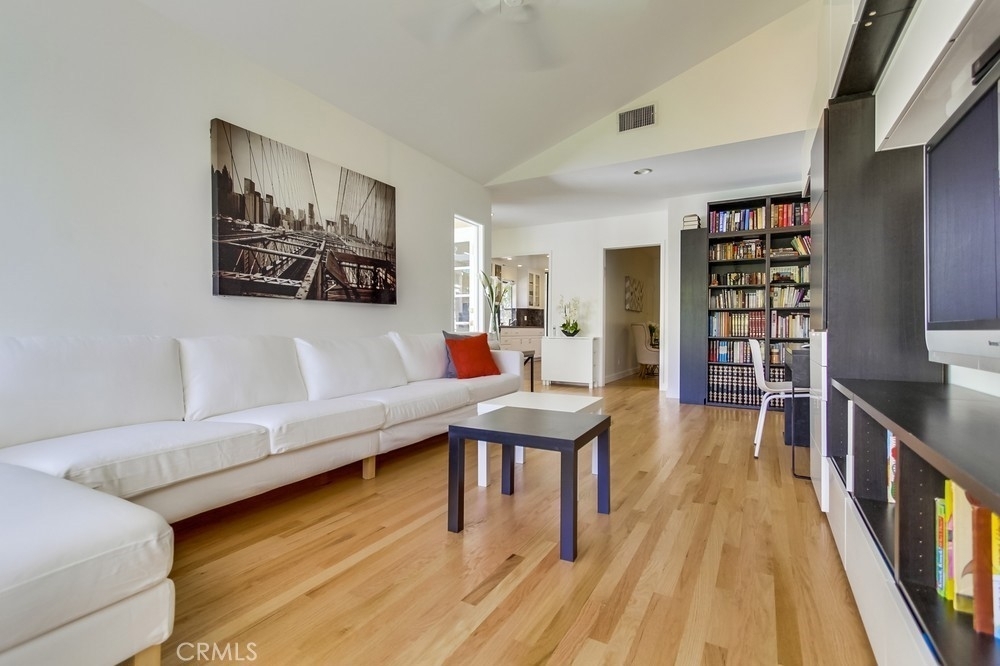 12555 Collins Street - Photo 10