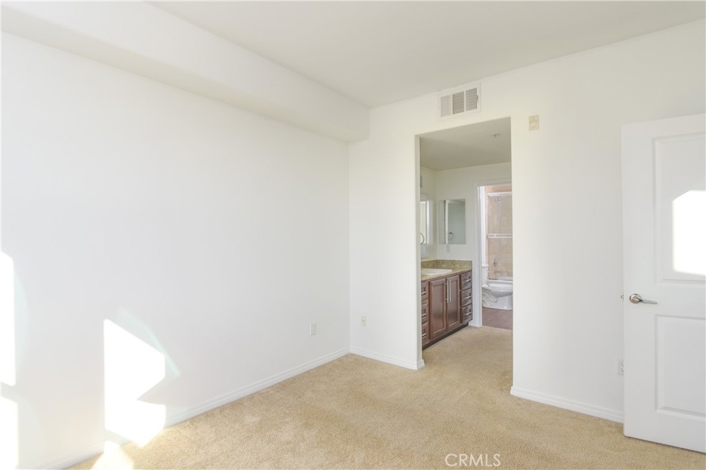 11925 Kling Street - Photo 14