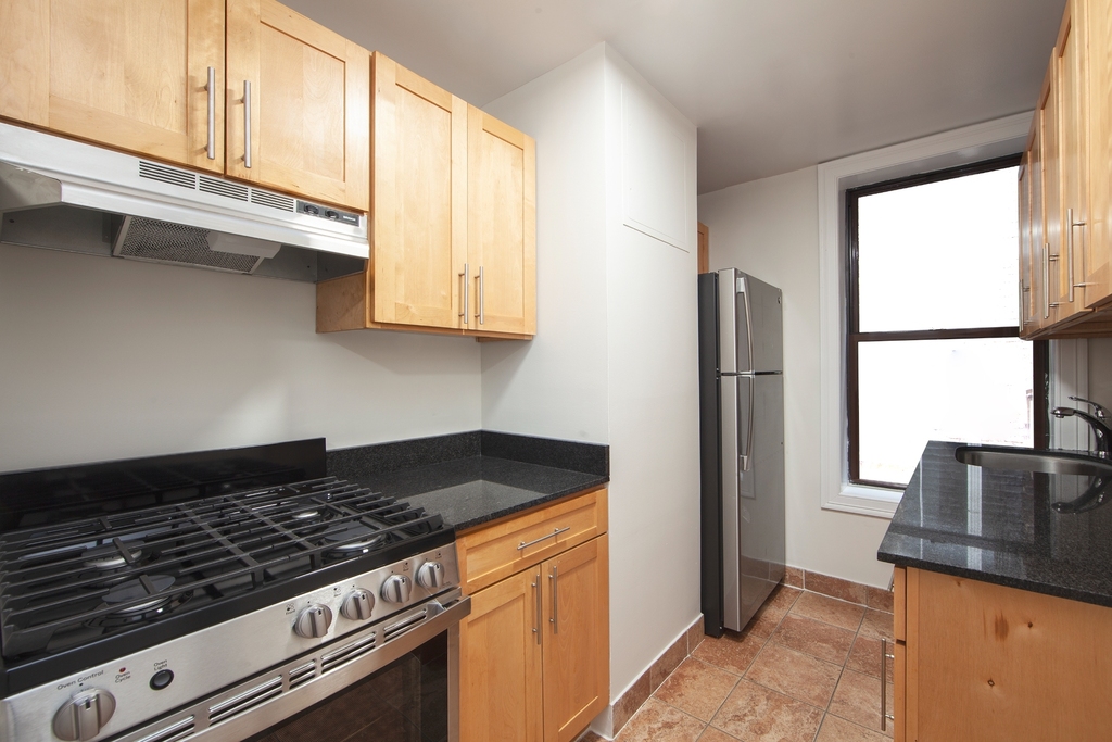 348 West 118th Street - Photo 4